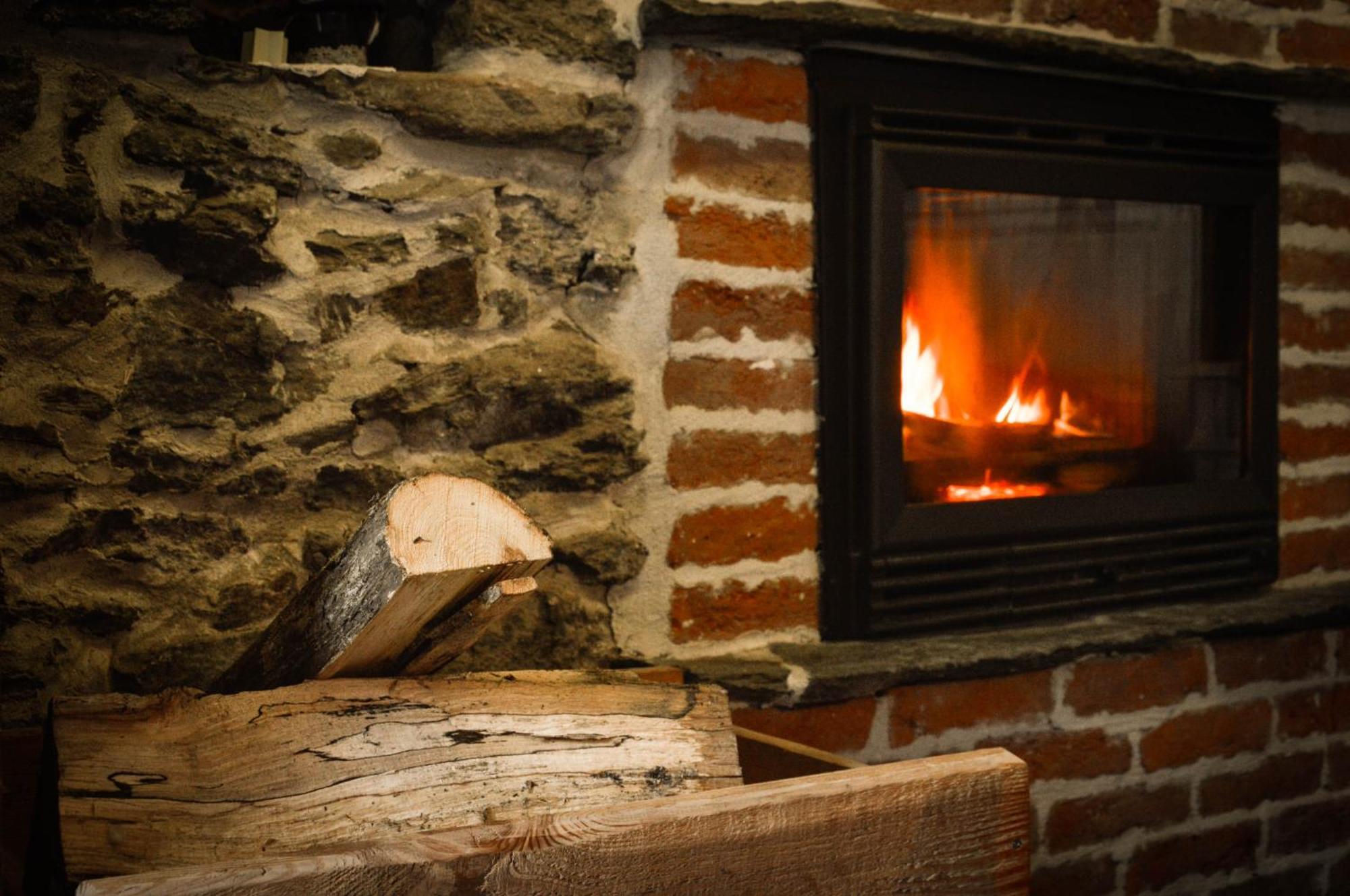 Appartamento Chalet in pietra e legno con caminetto Inverso Pinasca Esterno foto