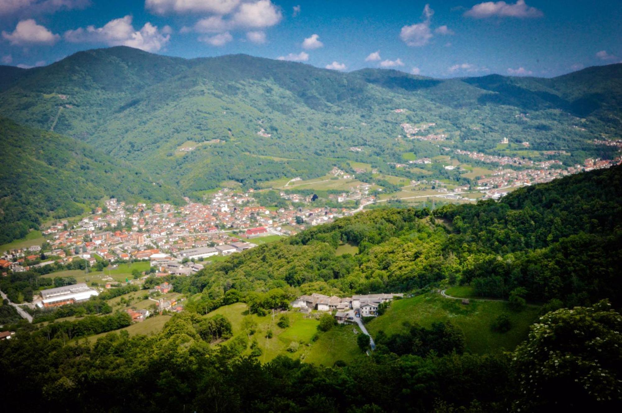 Appartamento Chalet in pietra e legno con caminetto Inverso Pinasca Esterno foto