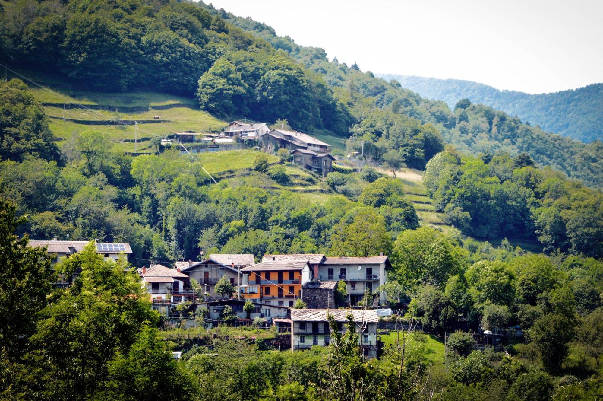 Appartamento Chalet in pietra e legno con caminetto Inverso Pinasca Esterno foto